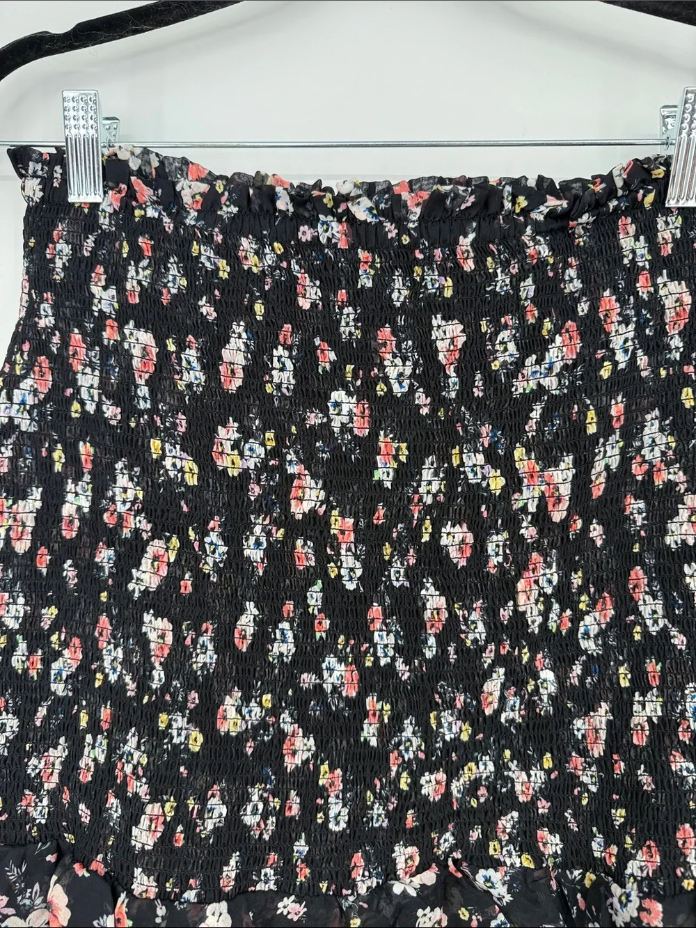 Intermix Black Floral Smocked Ruffle Hem Mini Skirt 100% Silk size 6